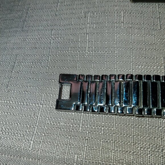 Women's Watch - Picture 14 of 16